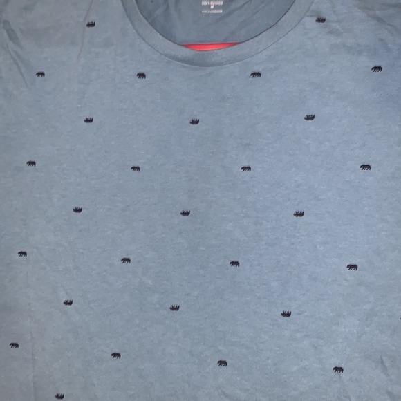 Old Navy tee - Picture 2 of 4